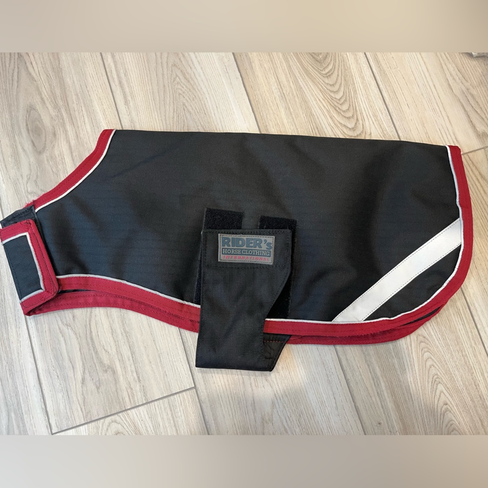 Light weight dog blanket - leg strap, Velcro closer -front and belly